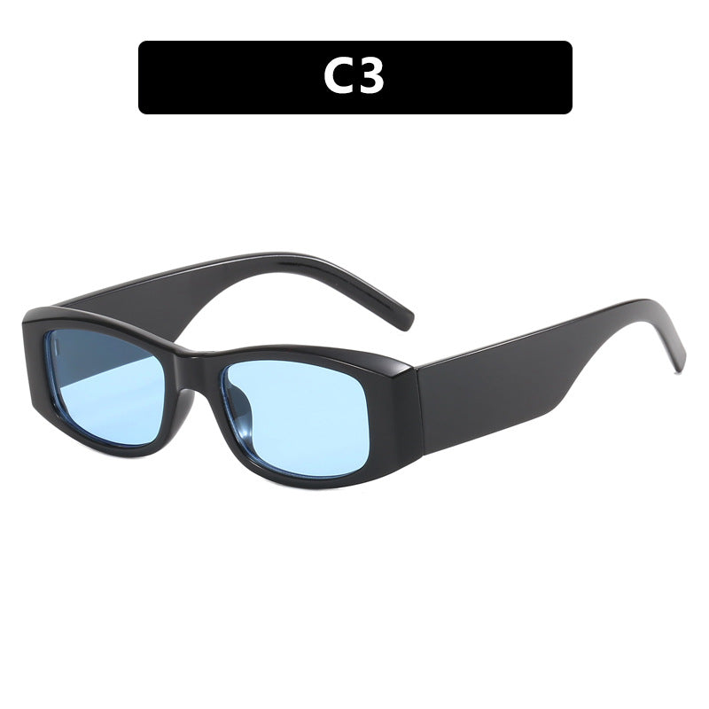 Dame moteriktig solbrille med stilfull ramme Luvikno