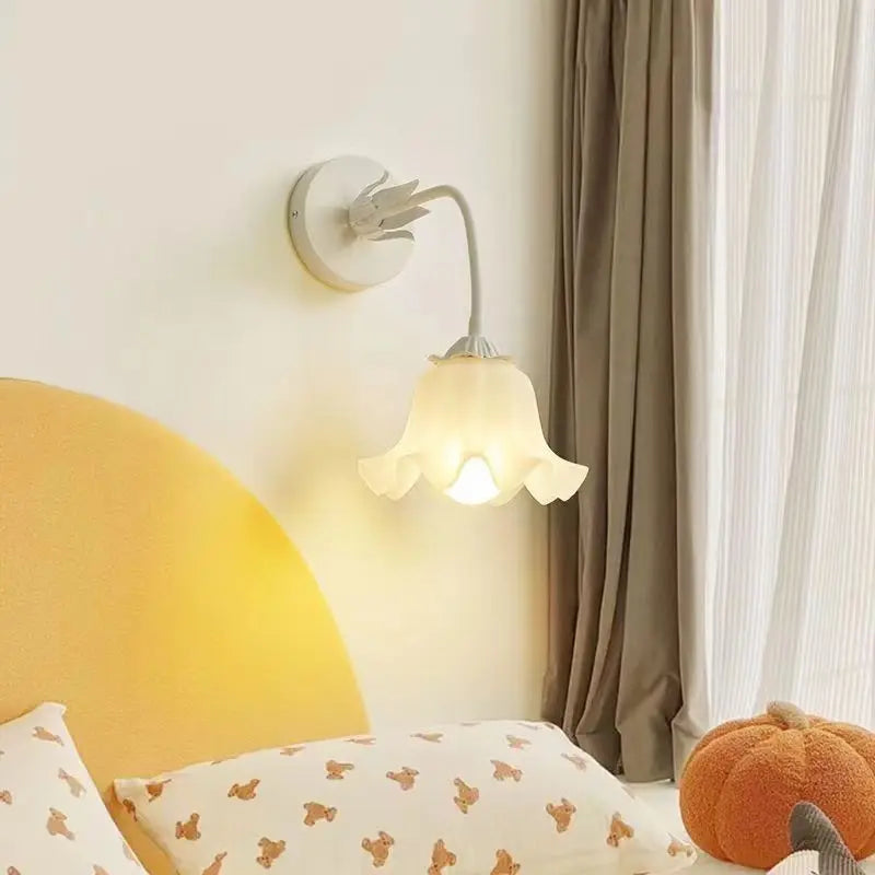FrenchBloom Vegglampe – Soverom Blomsterlampe Luvikno