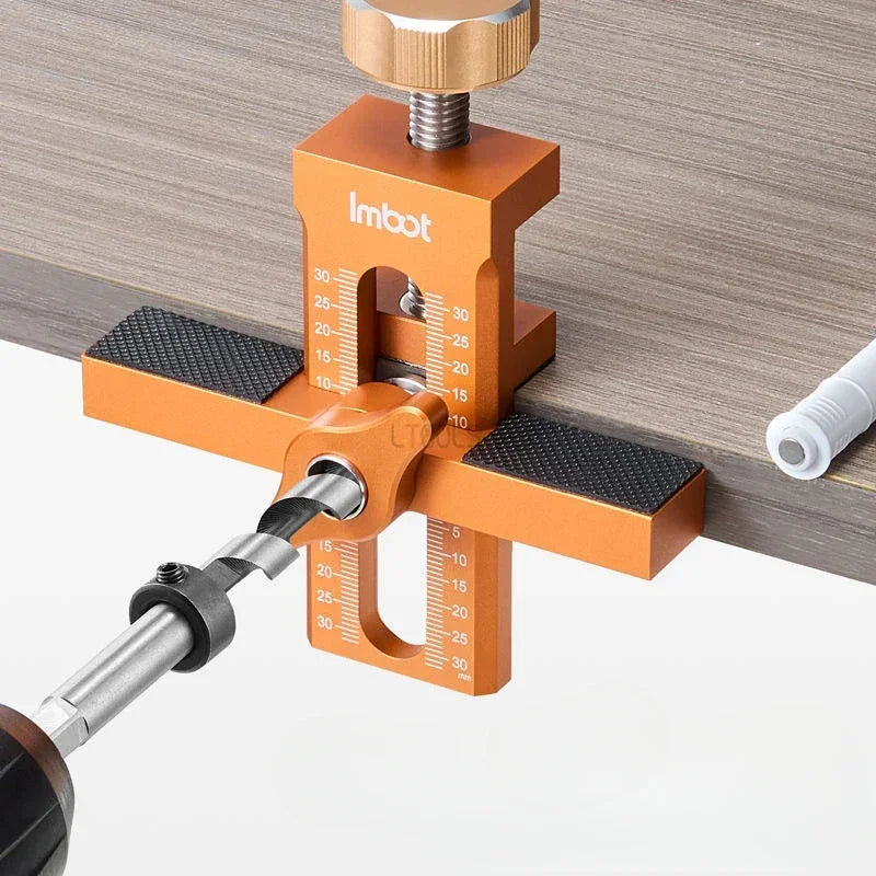 Luvikno | FixAlign — Perfekte dører, enkelt installert