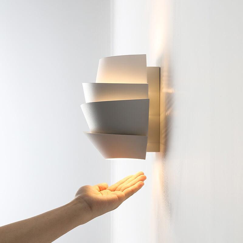 Luvikno | NordGlow Dual Light Wall Sconce – Skandinavisk Stil Jern Vegglampe for Moderne Interiører
