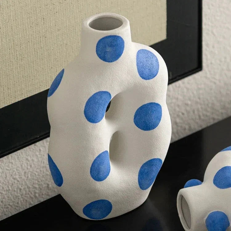 Blå prikkete wonky vase | Luvikno
