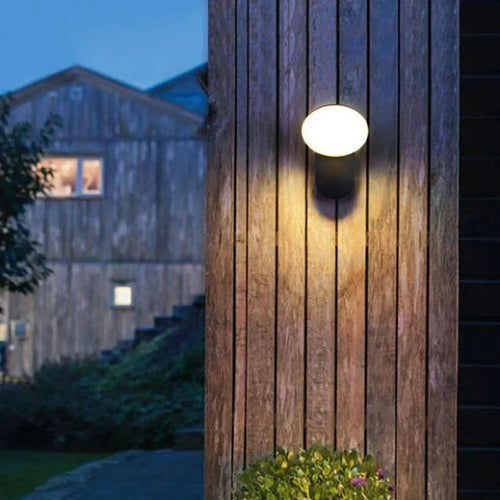 Moderne LED terasselampe med bevegelsessensor - Vanntett utendørs belysning, energibesparende, ideell for terrasse og inngang | Luvikno
