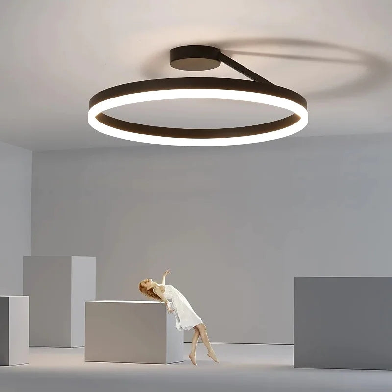 Luvikno | RadiantGlimmer Taklampe - Luksuriøs gull LED-belysning med metallelementer