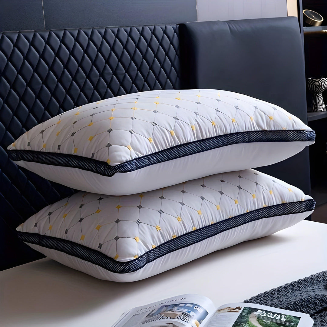 SkyDream Pute – Brodert Nakkestøttepute | Luvikno