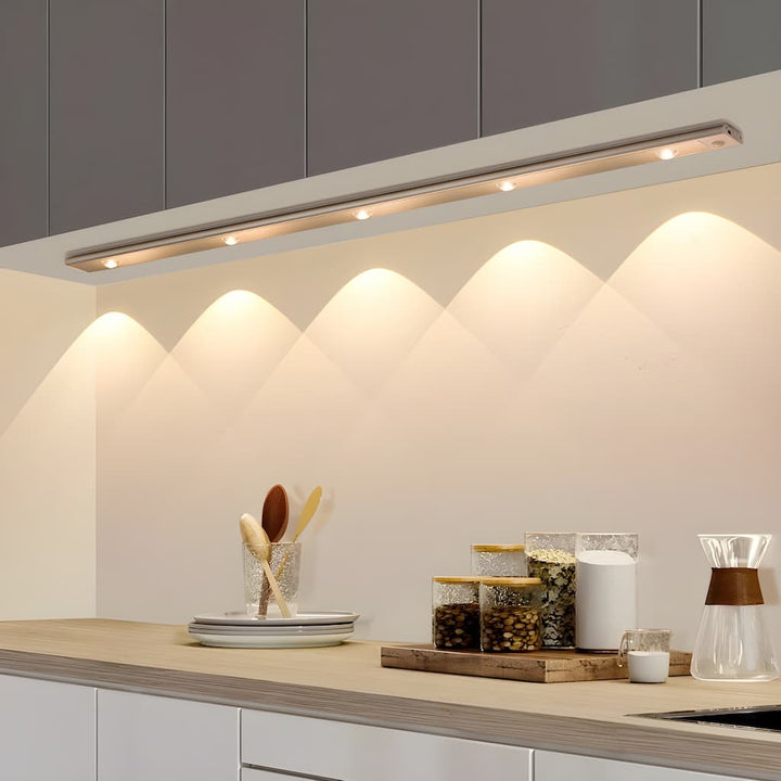 LED-lampe med bevegelsessensor: Smart og trådløst lys i hvert rom | Luvikno