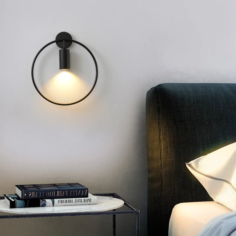 FlammeLuxe – Elegant Gull Vegglampe for Ambient Belysning Luvikno