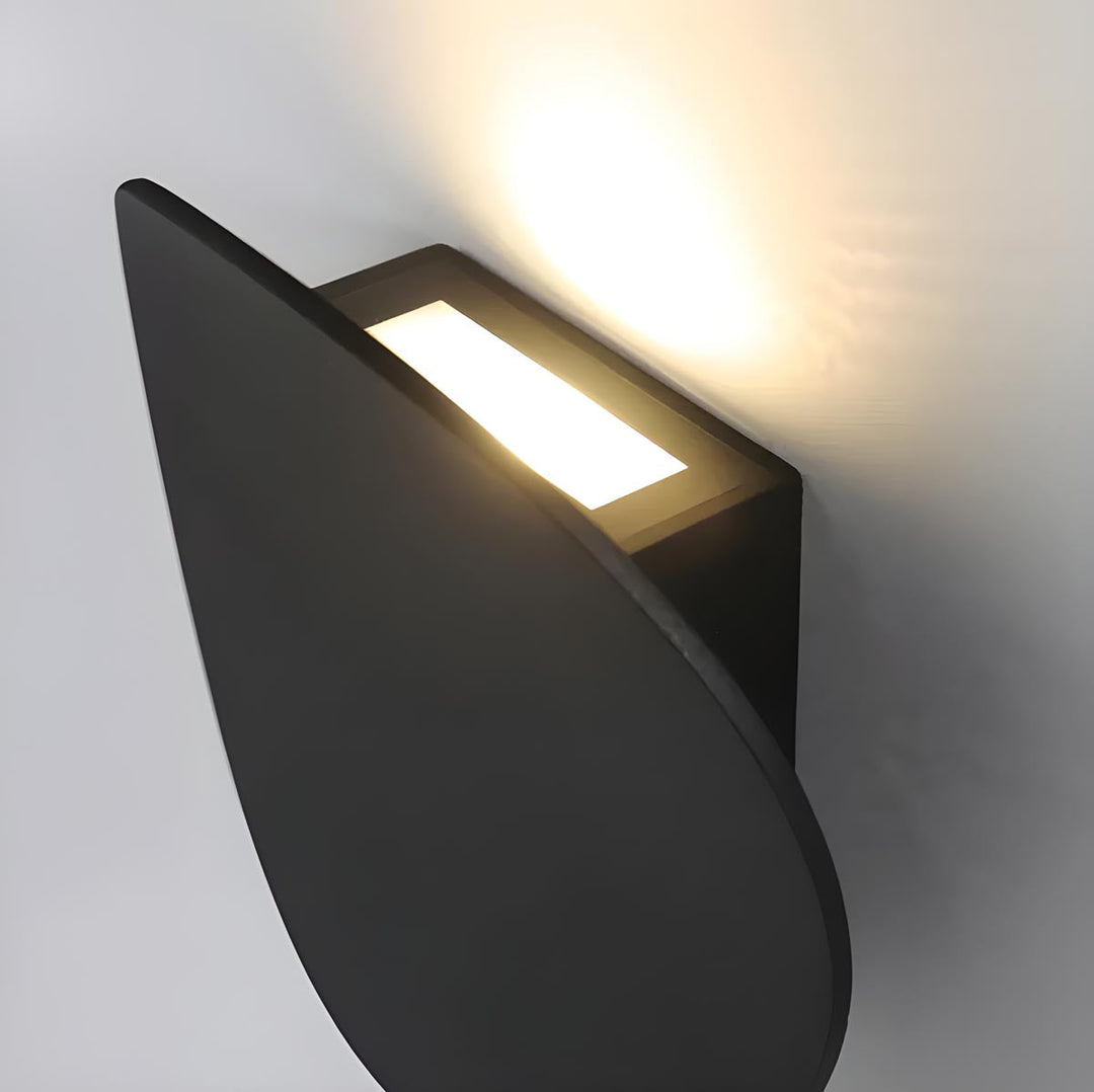 DuskGlow - Elegant Vegglampe for Atmosfærisk Belysning Luvikno