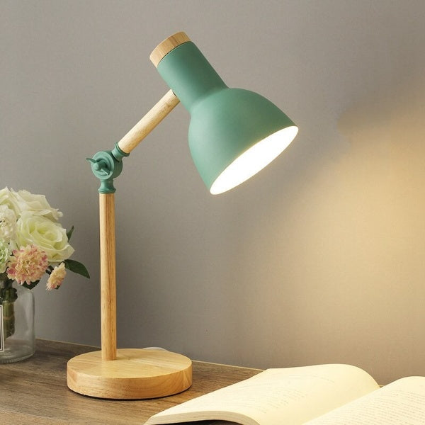 Luvikno | Nordisk Tre LED Skrivebordslampe