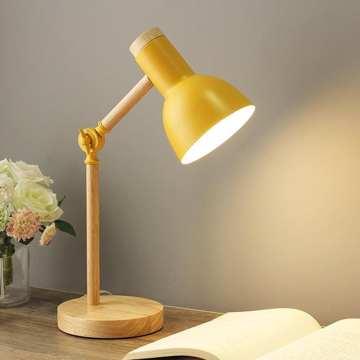 Nordisk Tre Skrivebordslampe | Luvikno