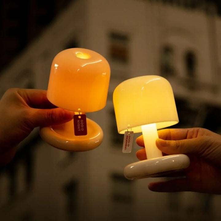 Bordlampe med mykt solnedgangslys Luvikno