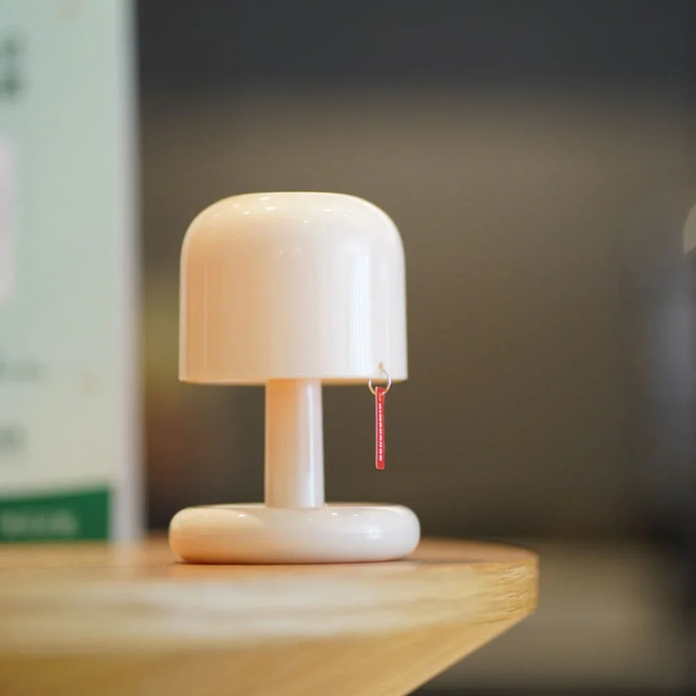 Bordlampe med mykt solnedgangslys Luvikno