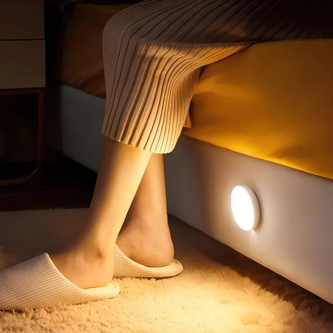 Luvikno | Oppladbar bevegelsessensor LED-lampe | Energisparende, USB-oppladbar og ideell for ganger, trapper, garderober og skap