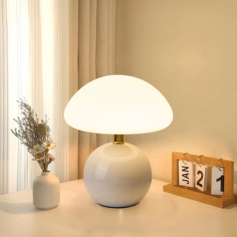 Keramisk Bordlampe med Mykt Varmt Lys Luvikno